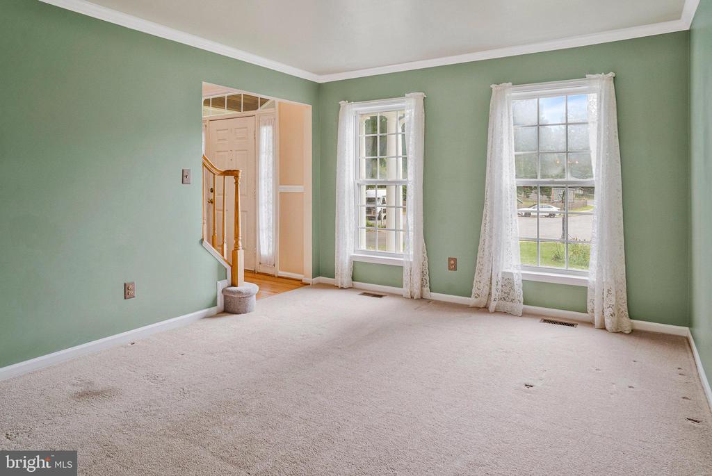 407 Tracy Ct NE