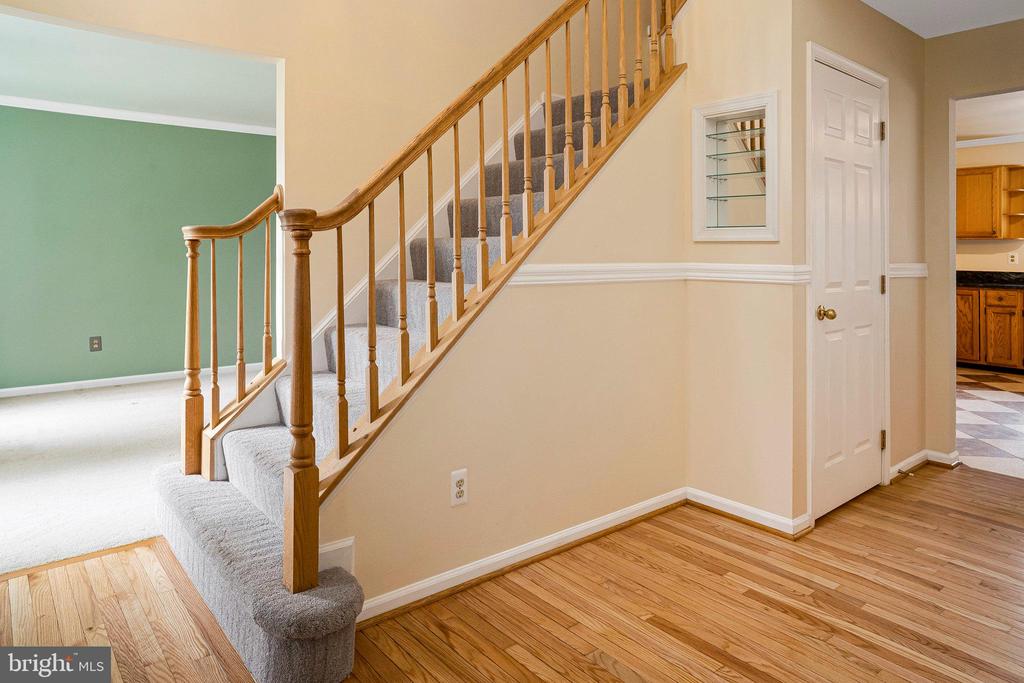 407 Tracy Ct NE