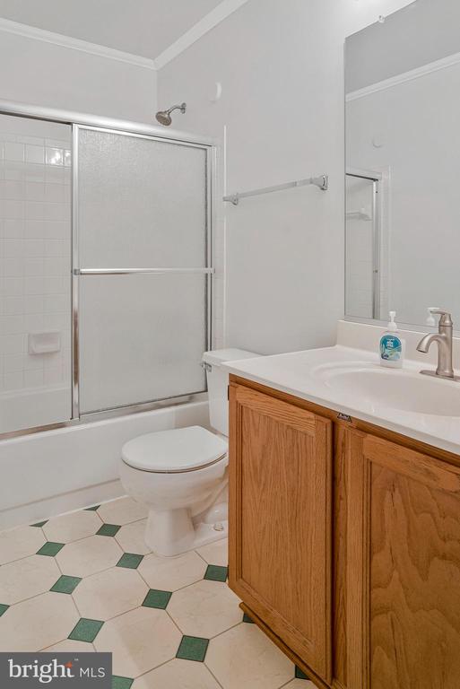 407 Tracy Ct NE