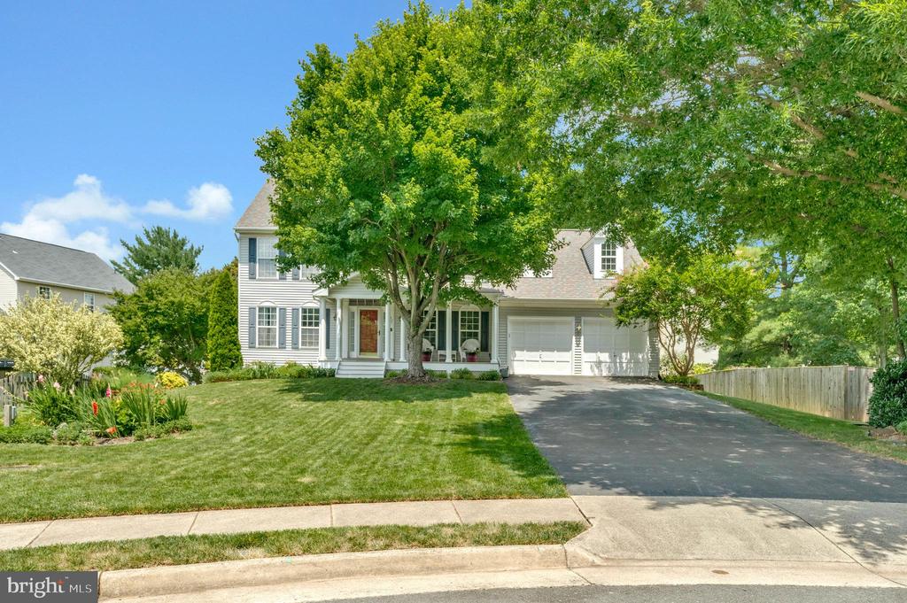 407 Tracy Ct NE