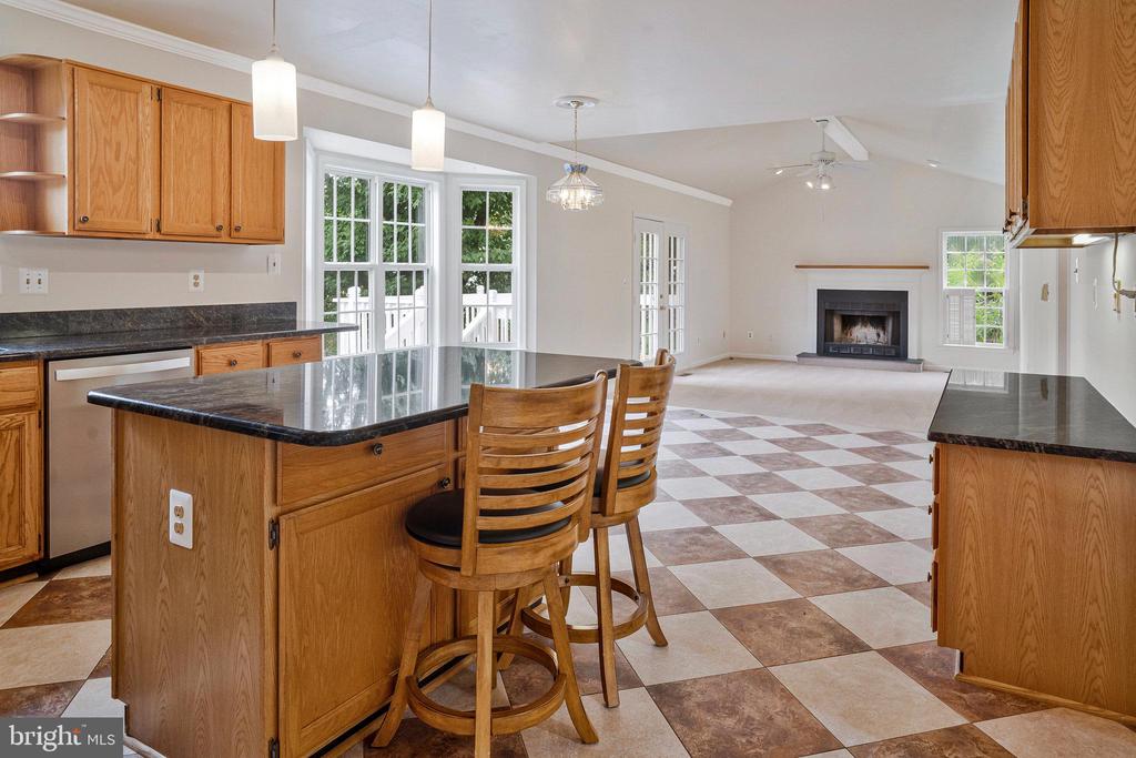 407 Tracy Ct NE