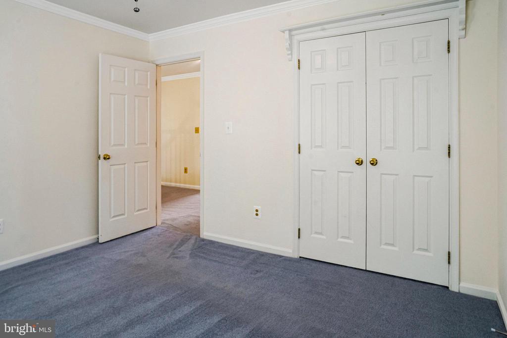 407 Tracy Ct NE