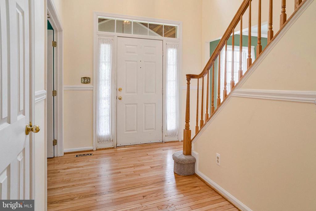 407 Tracy Ct NE