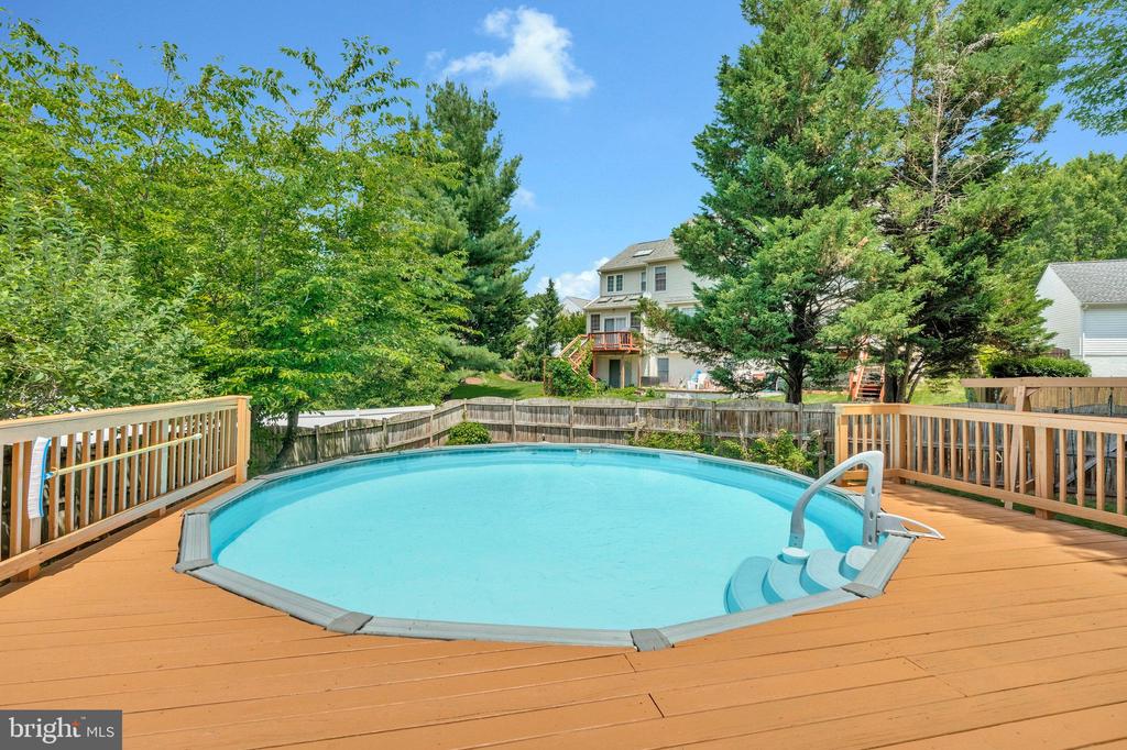407 Tracy Ct NE