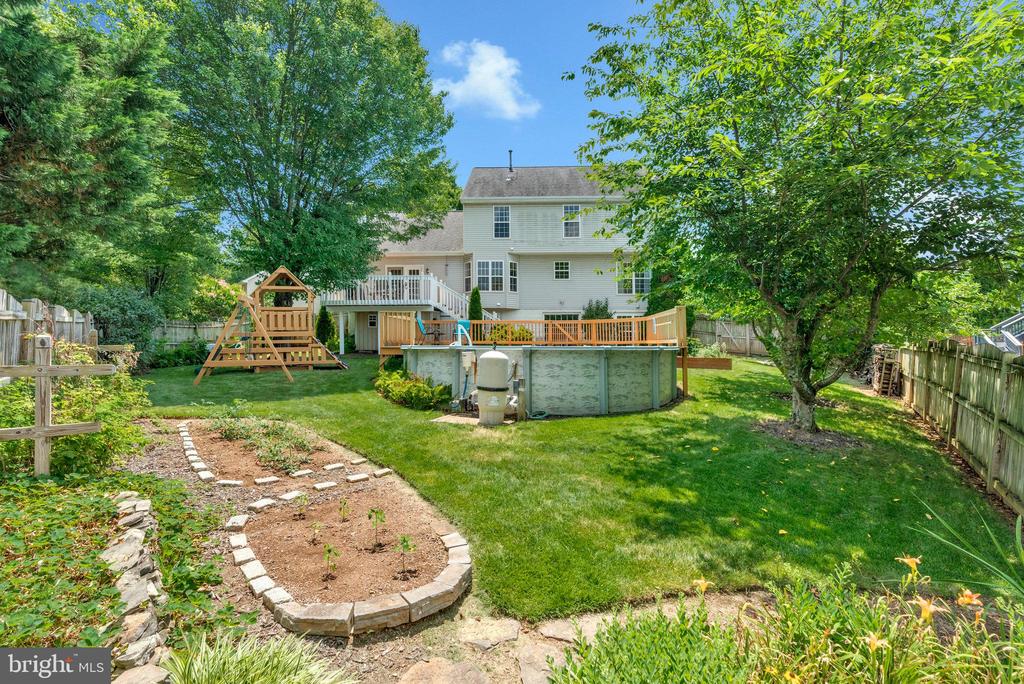407 Tracy Ct NE