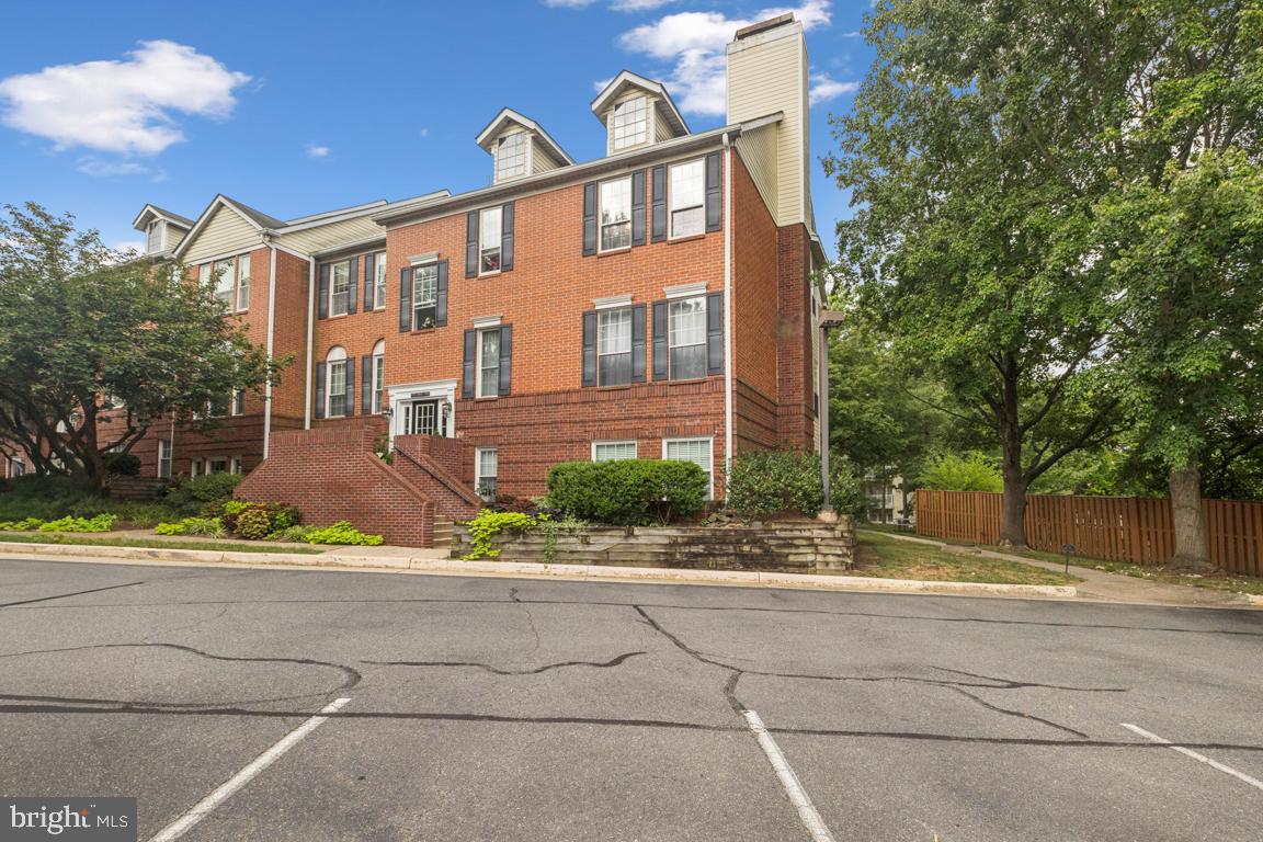 678 Gateway Dr SE #907