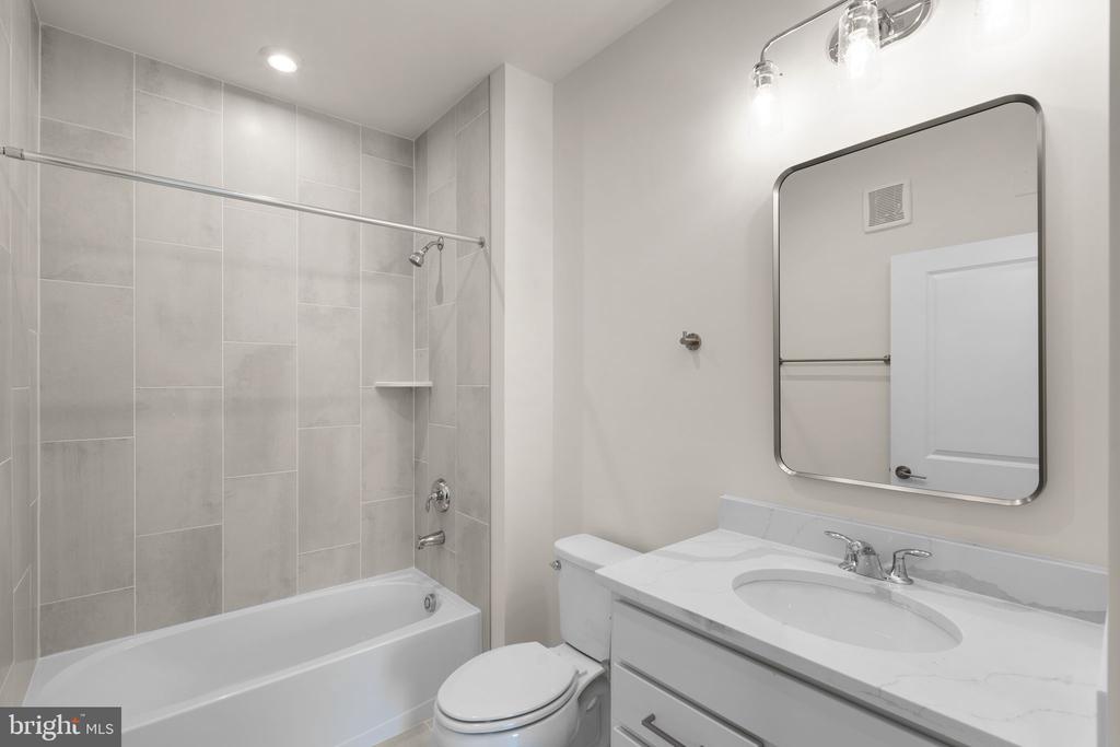 23640 Bolton Crescent Ter #13-105