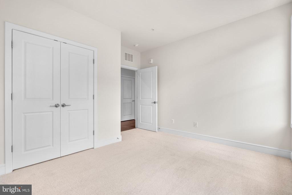 23640 Bolton Crescent Ter #13-302