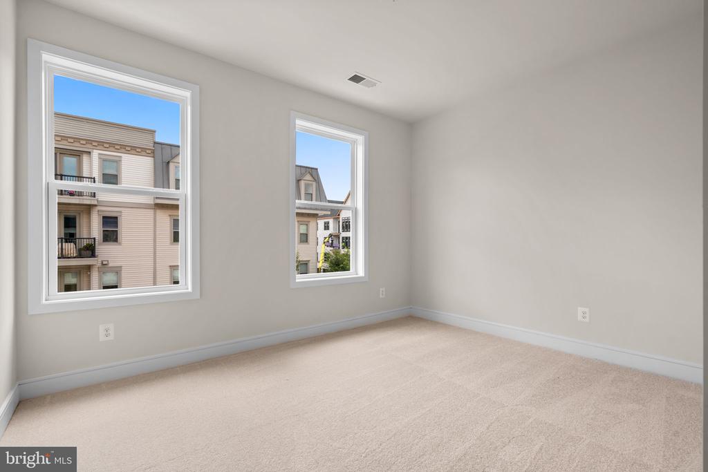 23640 Bolton Crescent Ter #13-302