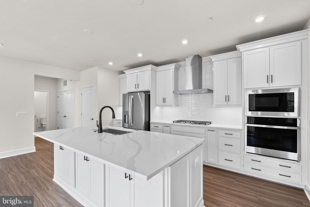 23640 Bolton Crescent Ter #13-302