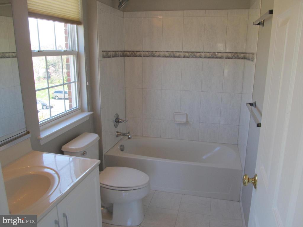 20460 GREYMONT TER
