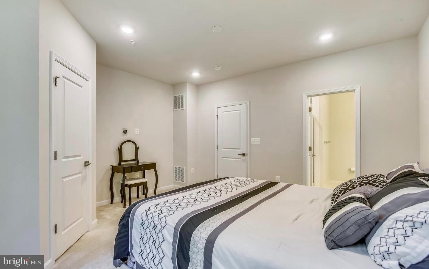 23225 MILLTOWN KNOLL SQ #109