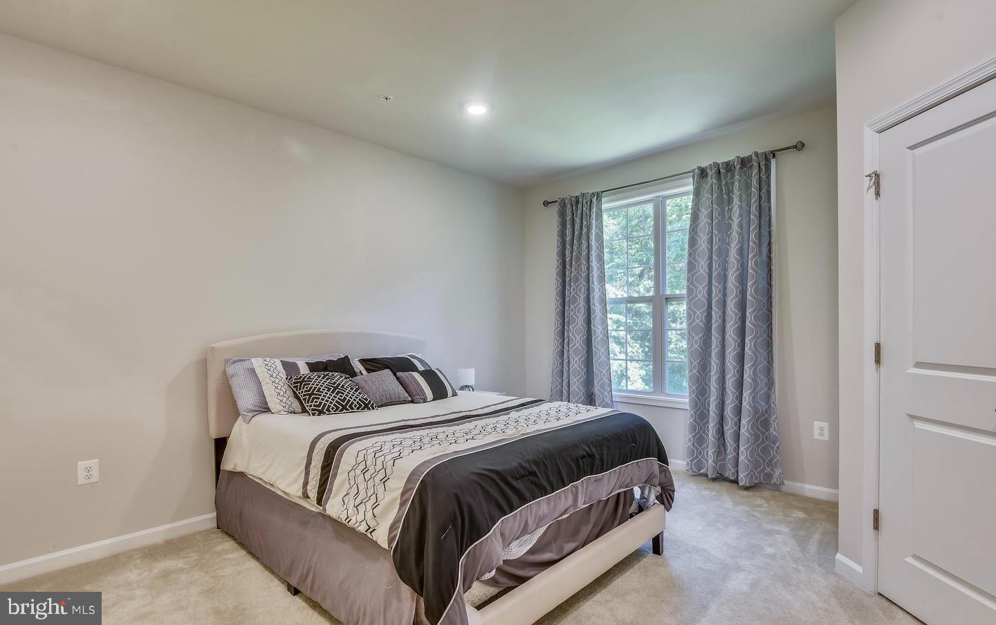 23225 MILLTOWN KNOLL SQ #109