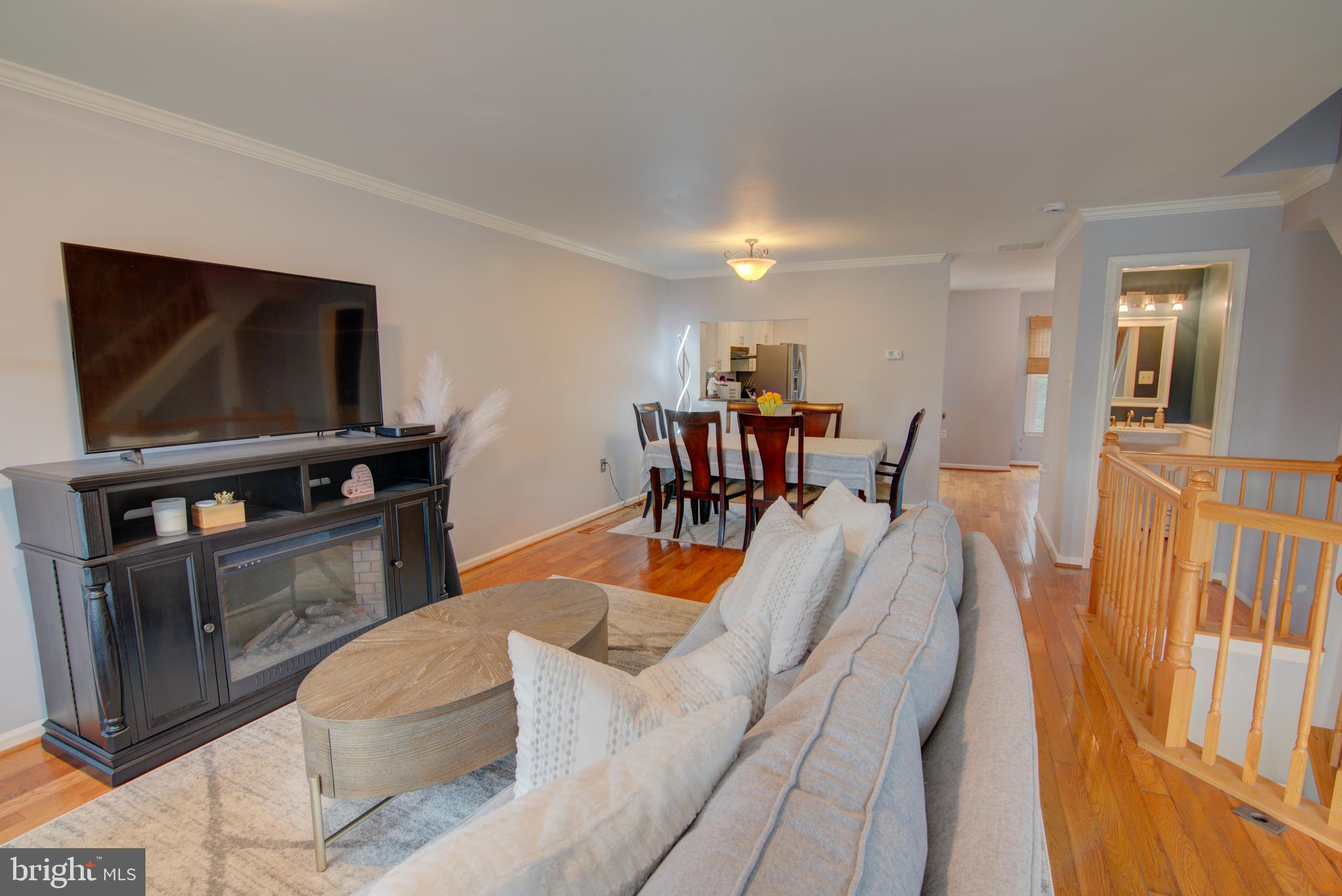 21116 Winding Brook Sq