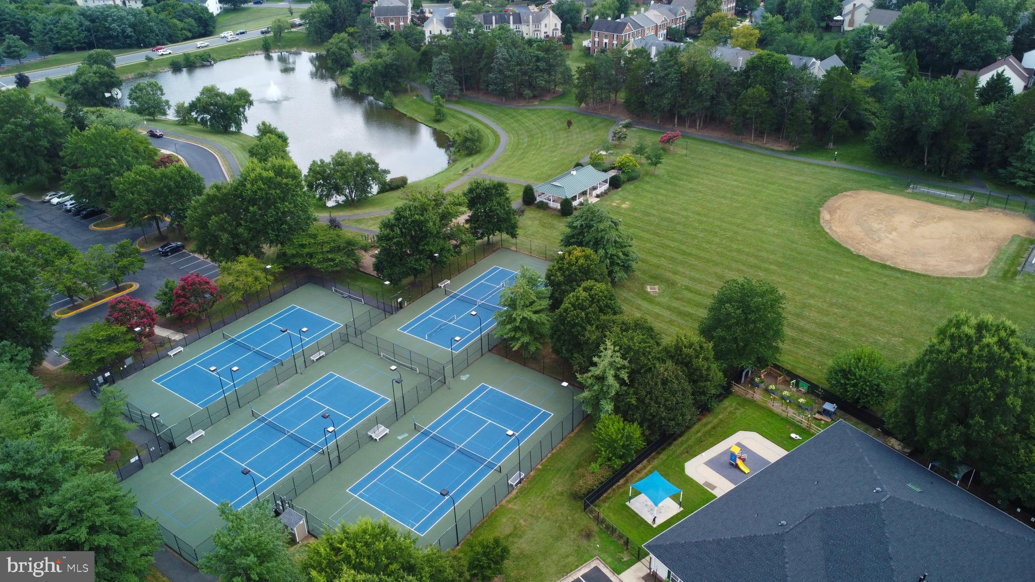 21116 Winding Brook Sq