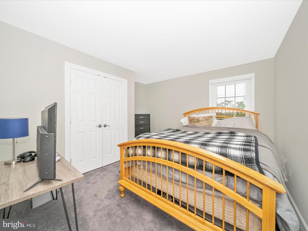 19025 Snowberry Ct