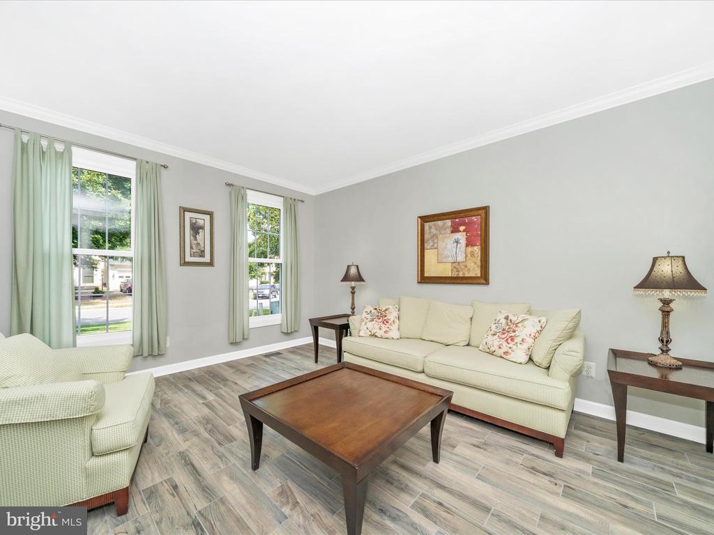 19025 Snowberry Ct