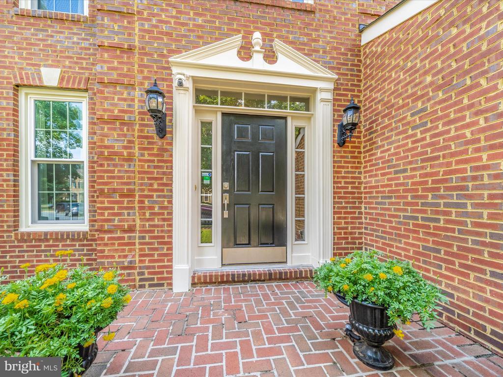 19025 Snowberry Ct