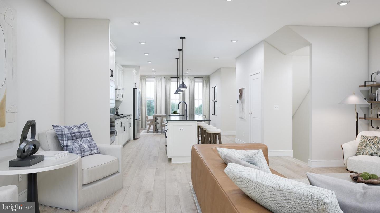 42104 Picasso Sq