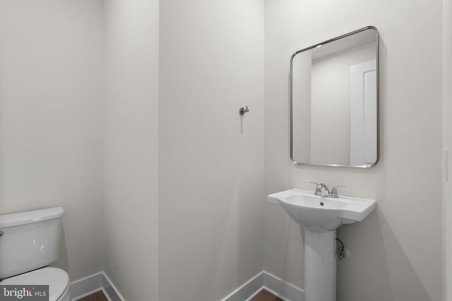 44480 Lowestoft Sq