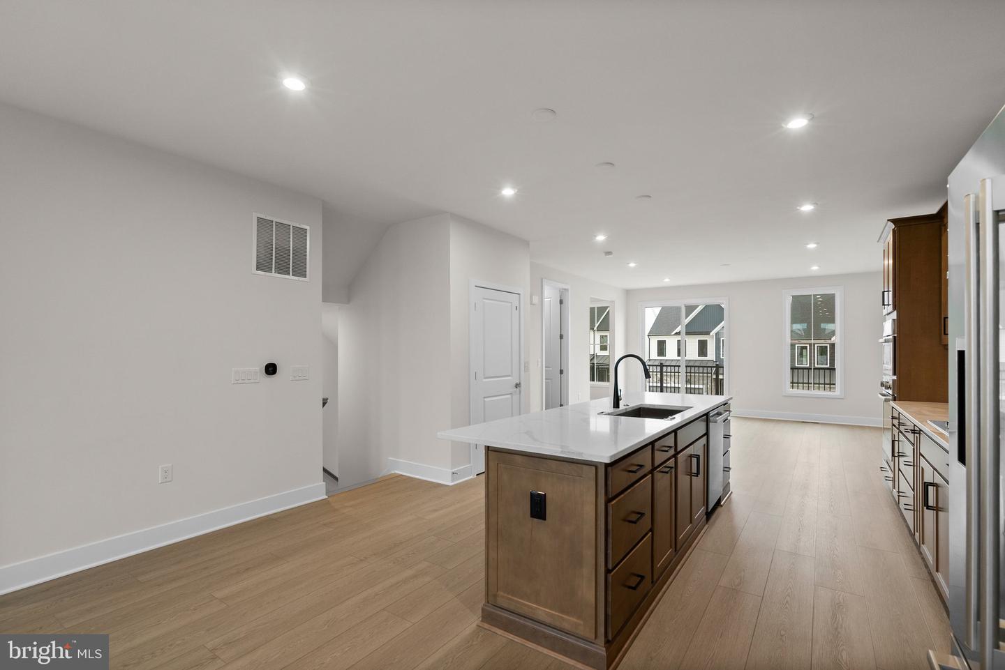 44480 Lowestoft Sq