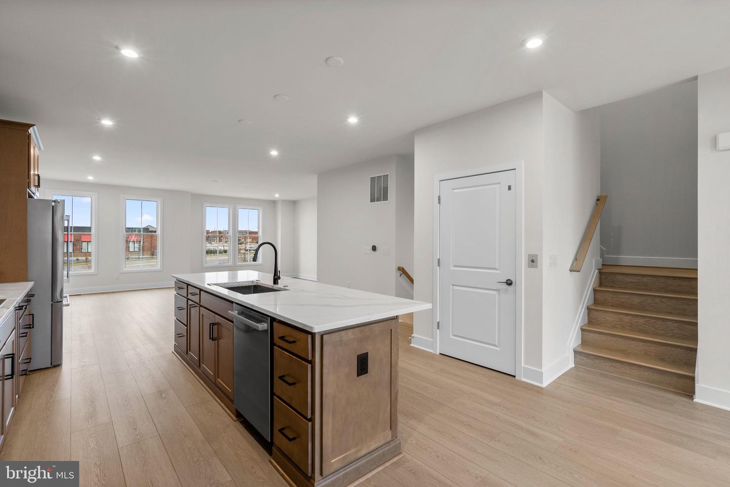44480 Lowestoft Sq