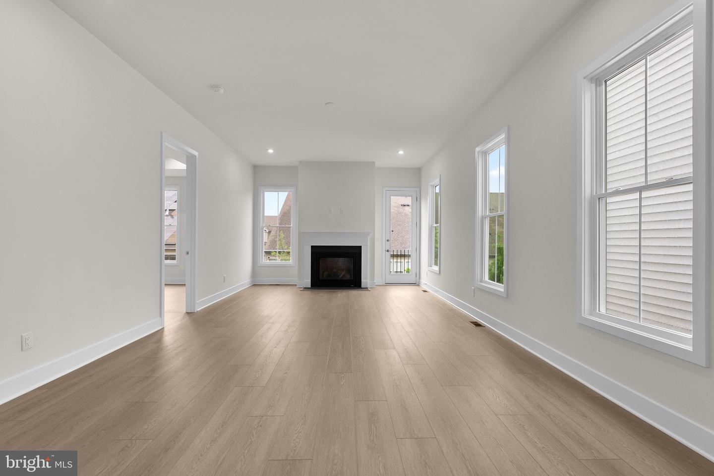 44490 Coalport Ter