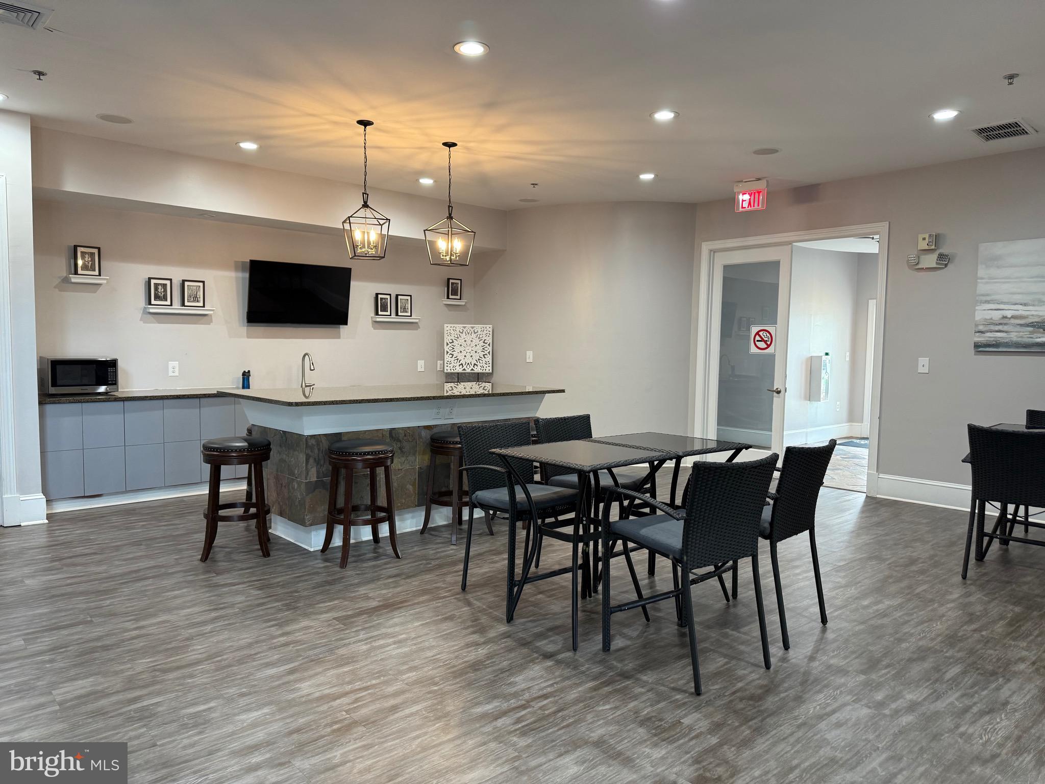 502 Sunset View Ter SE #107