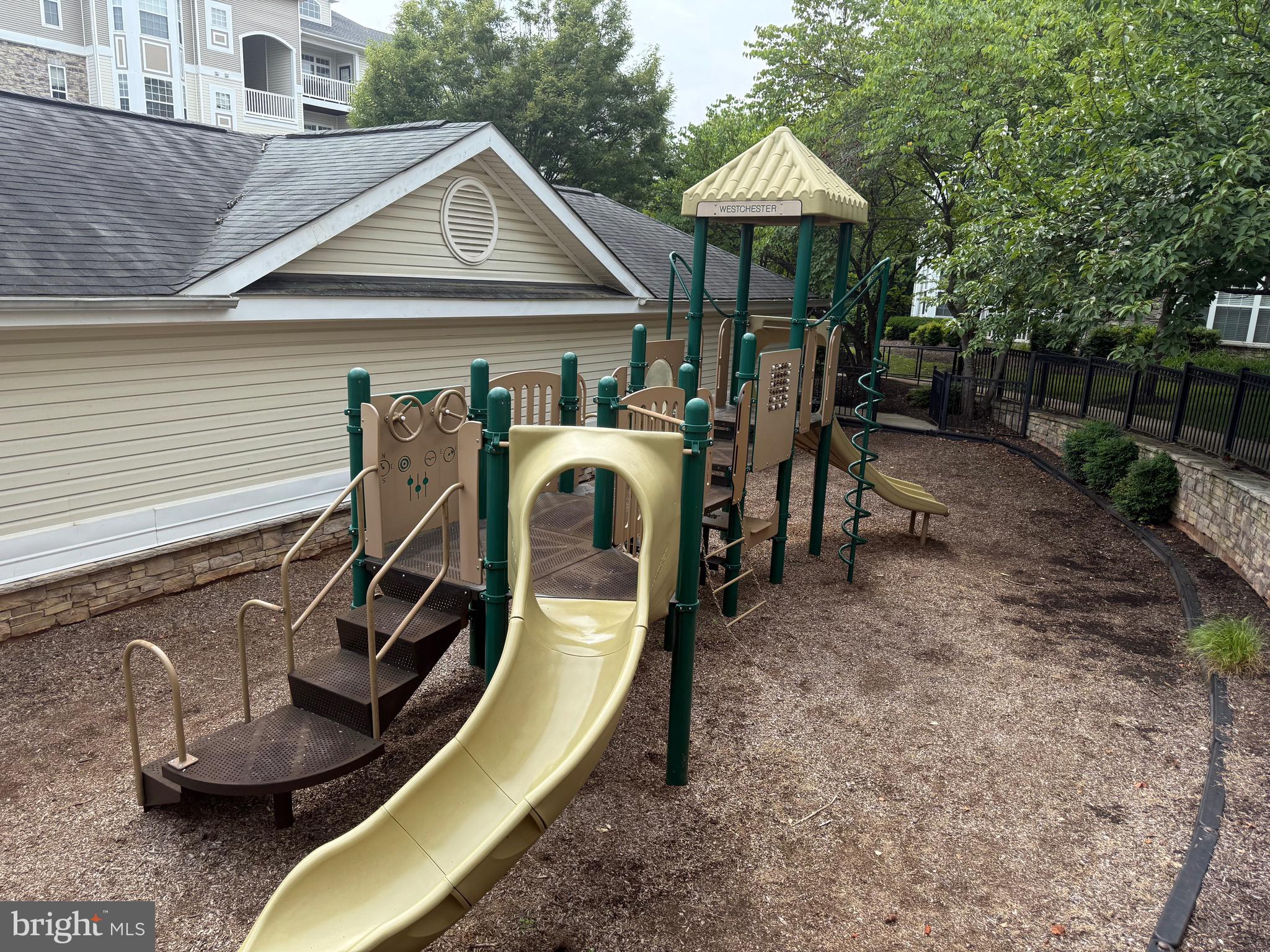 502 Sunset View Ter SE #107