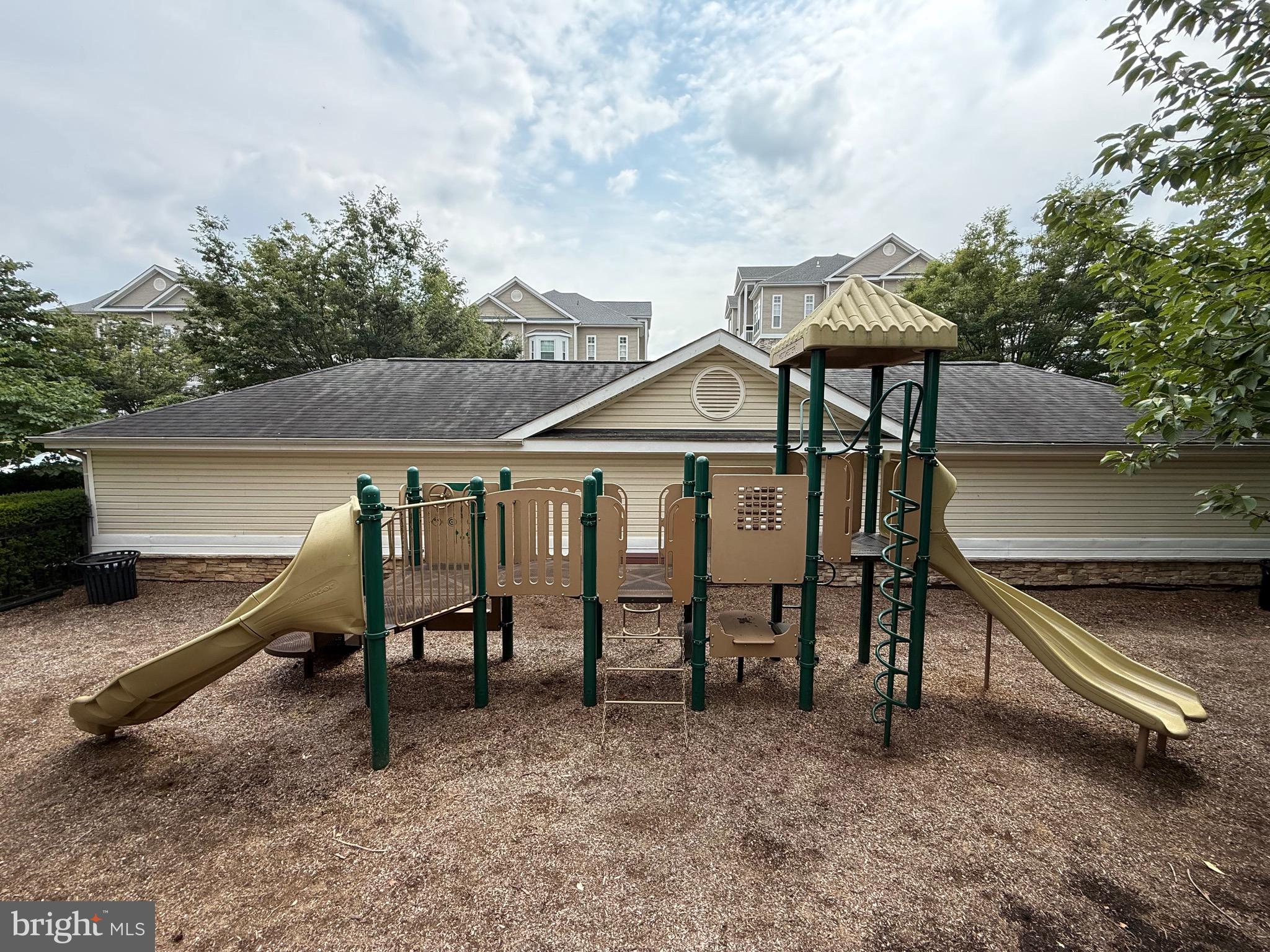 502 Sunset View Ter SE #107