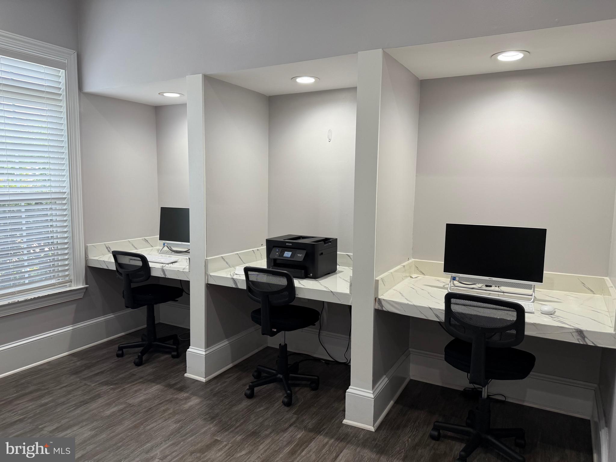 502 Sunset View Ter SE #107