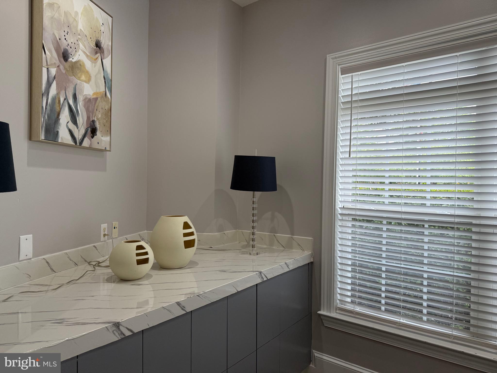 502 Sunset View Ter SE #107