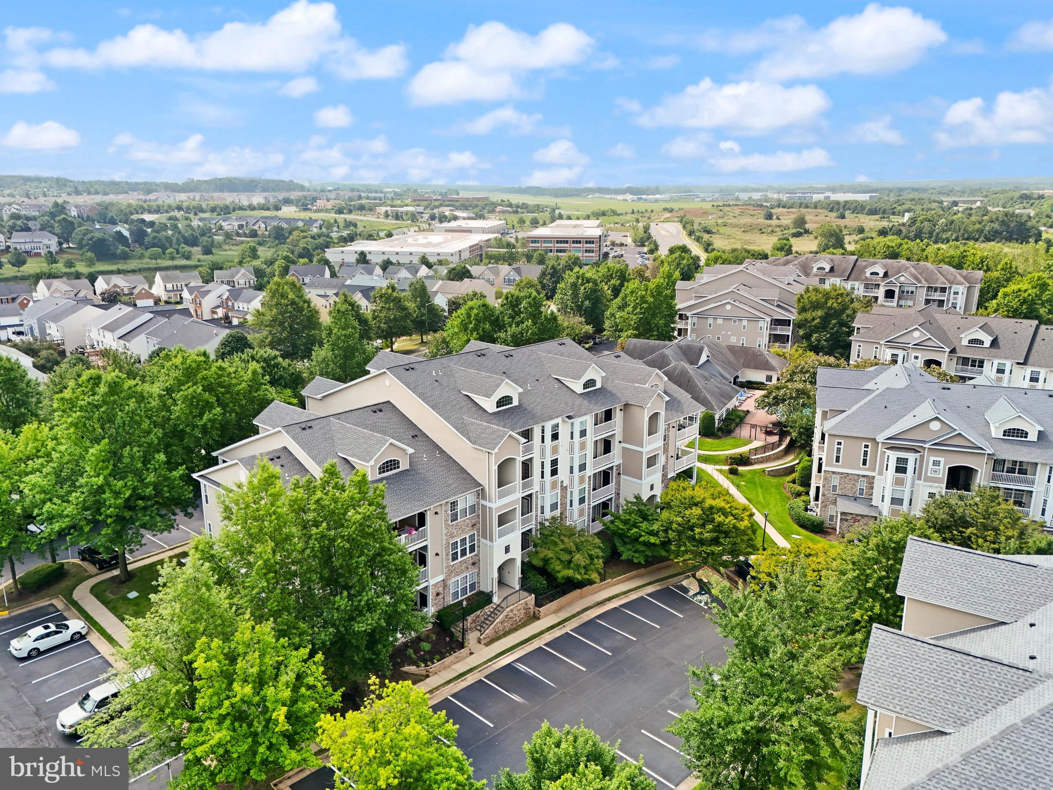 502 Sunset View Ter SE #107