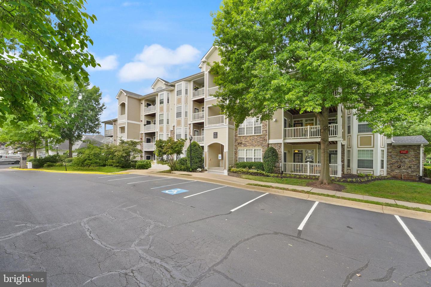 502 Sunset View Ter SE #107