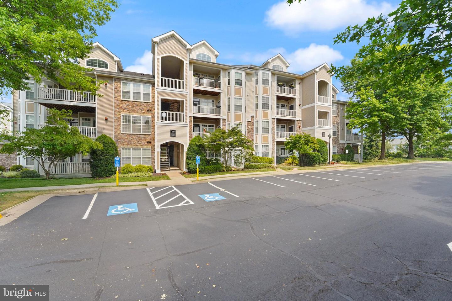 502 Sunset View Ter SE #107