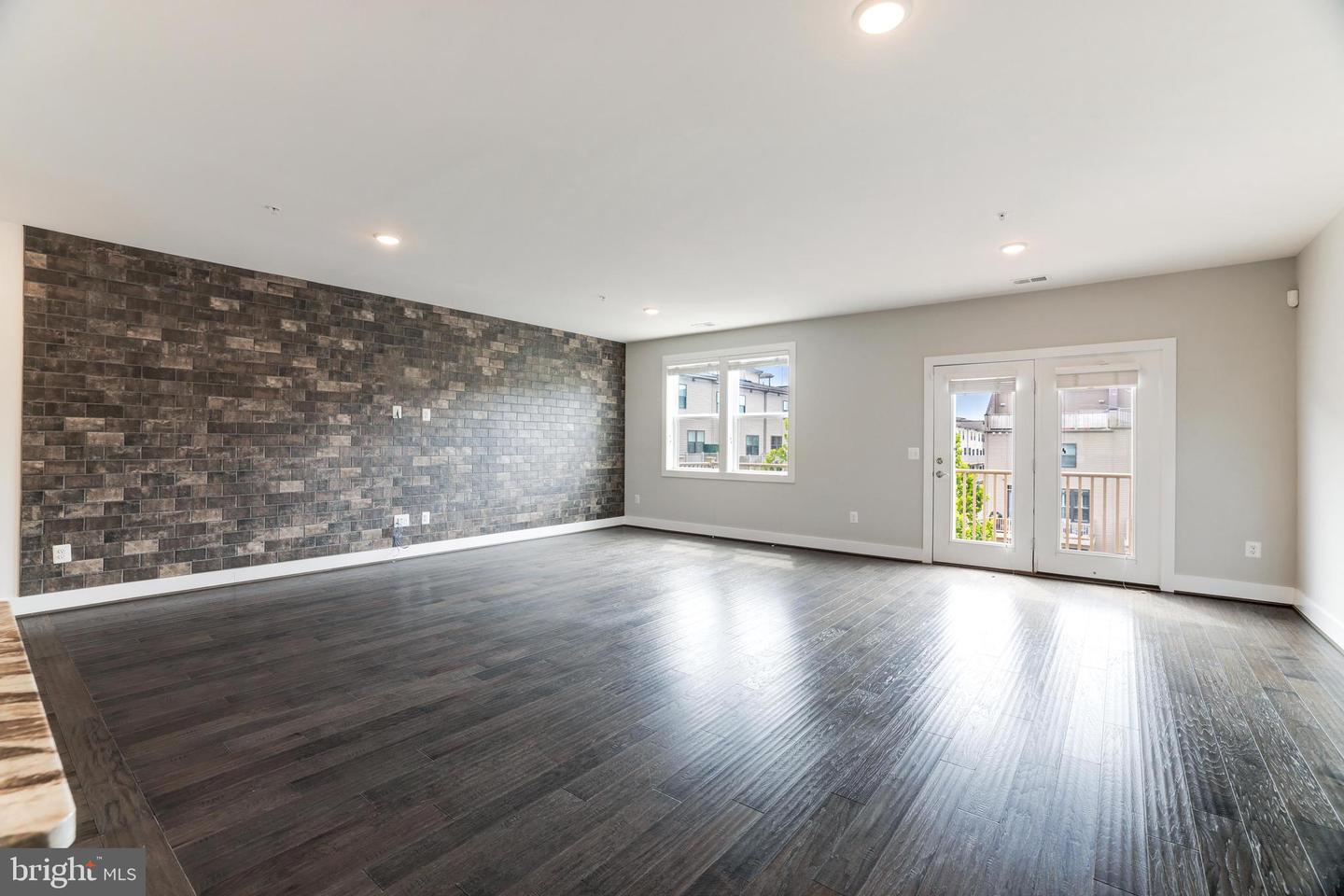 44750 TIVERTON SQ