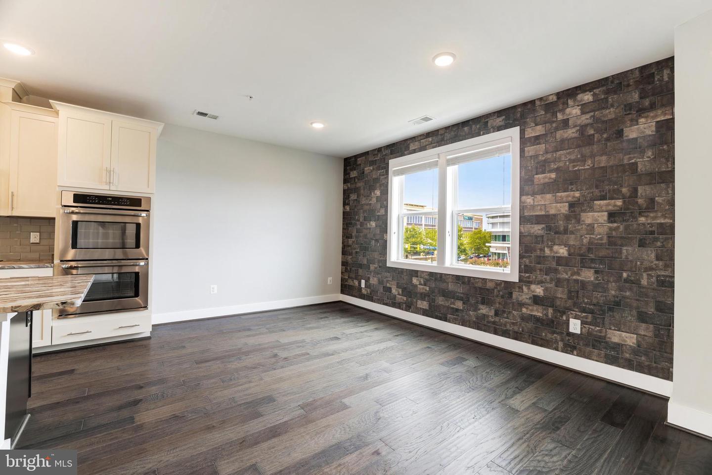 44750 TIVERTON SQ