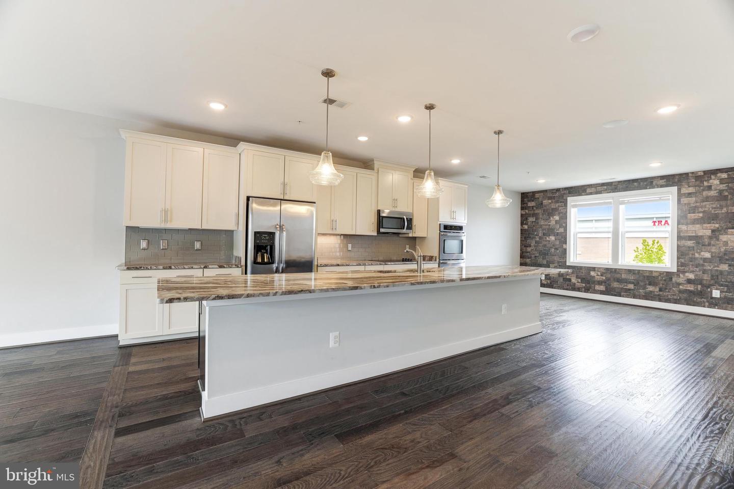 44750 TIVERTON SQ