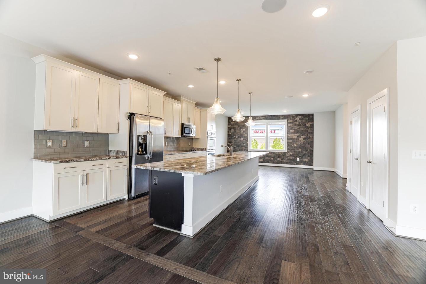 44750 TIVERTON SQ