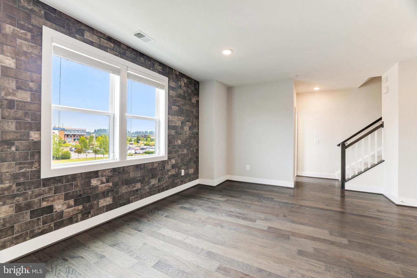 44750 TIVERTON SQ