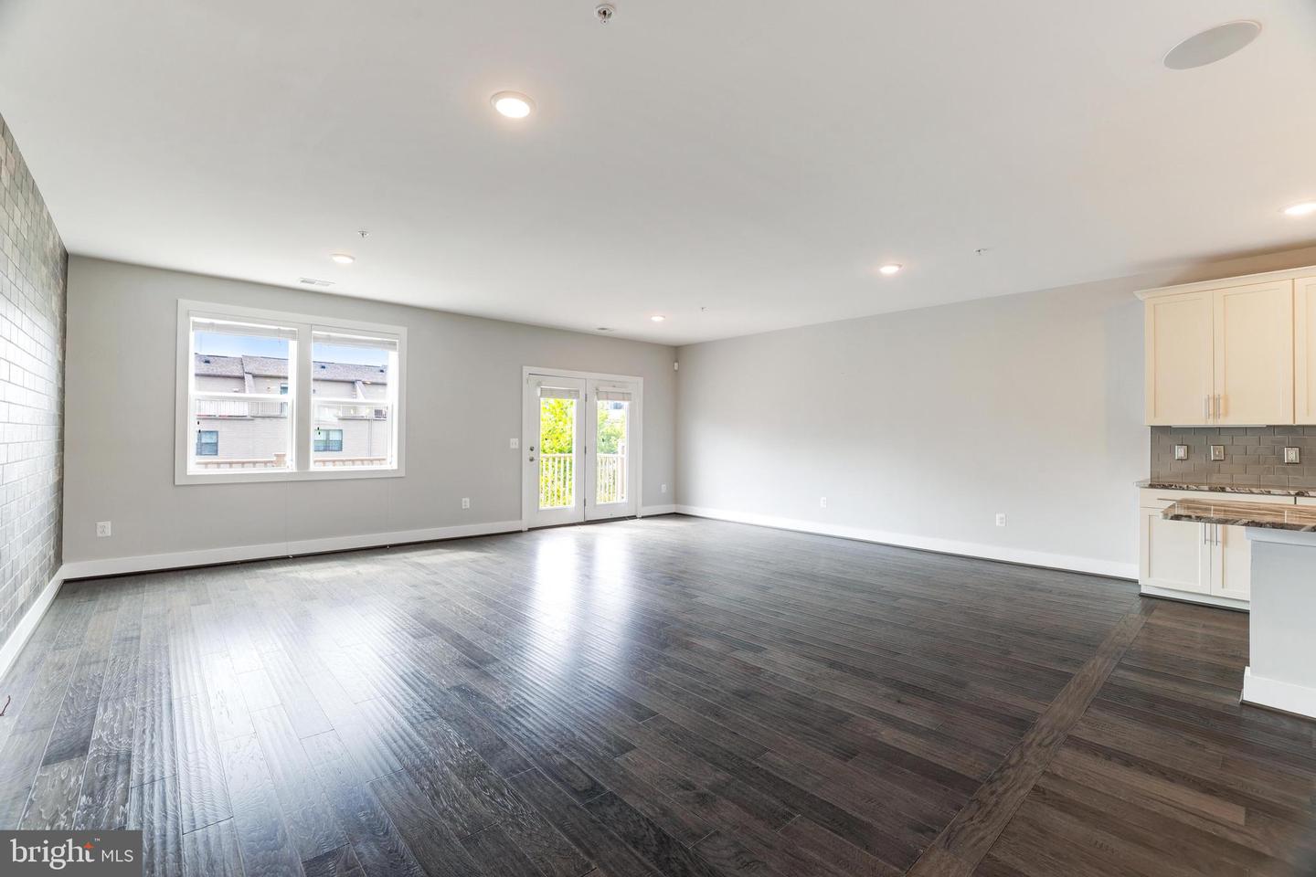 44750 TIVERTON SQ