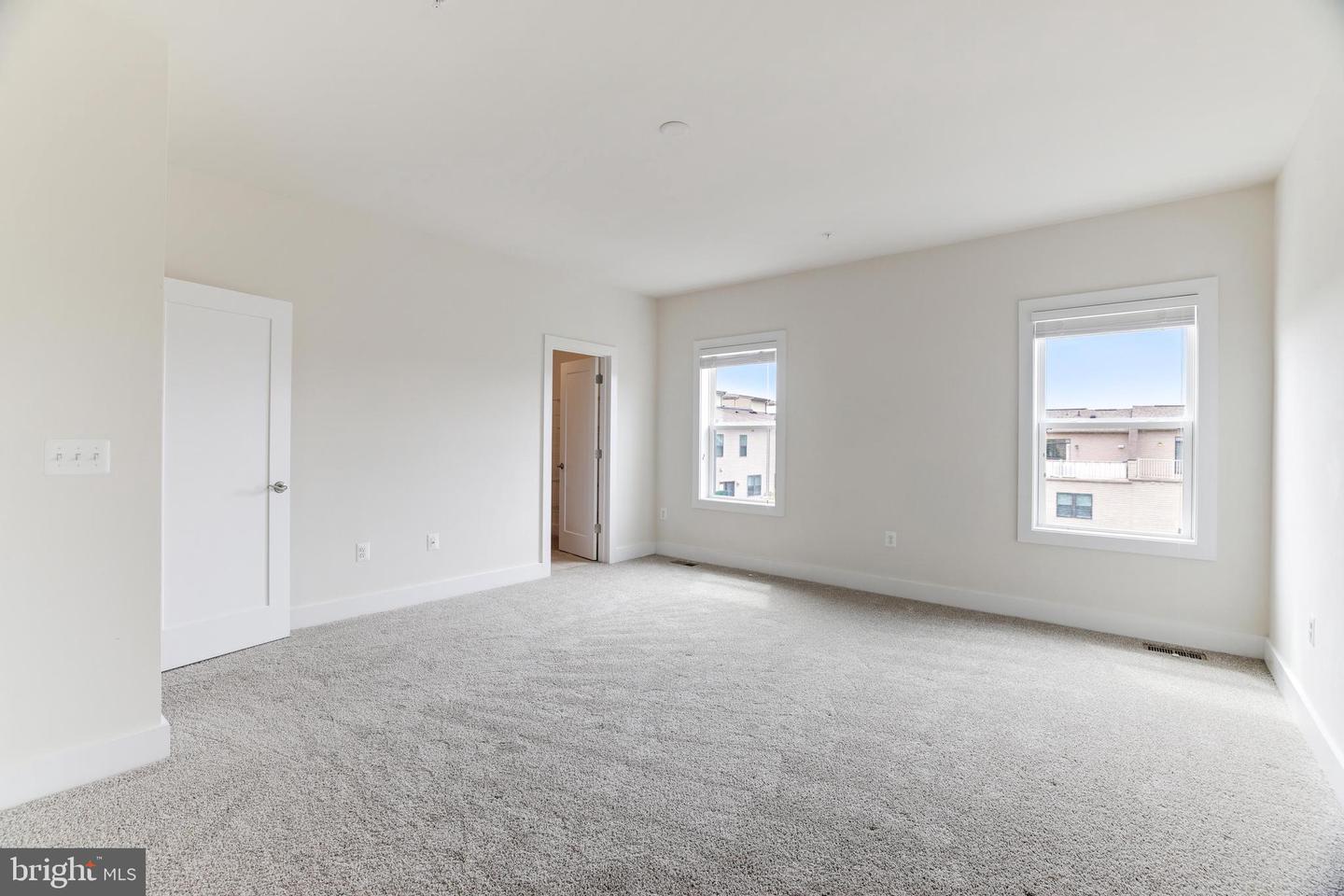44750 TIVERTON SQ