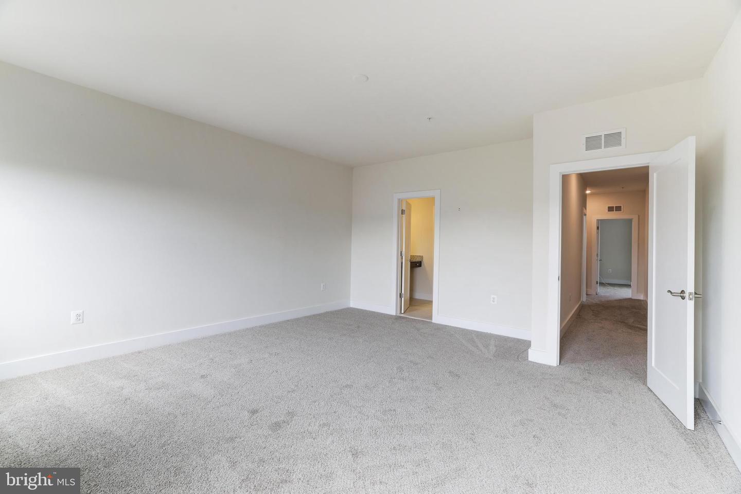 44750 TIVERTON SQ
