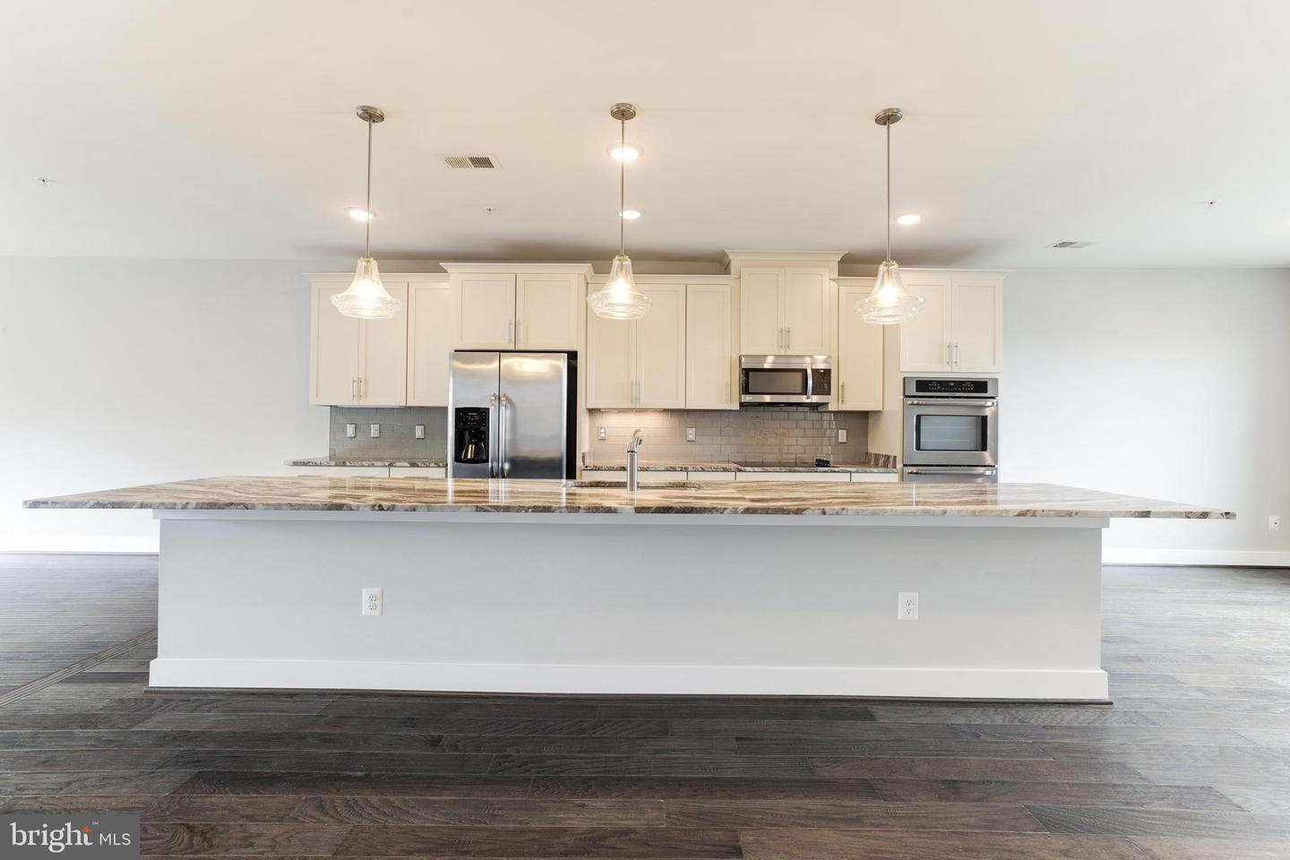 44750 TIVERTON SQ
