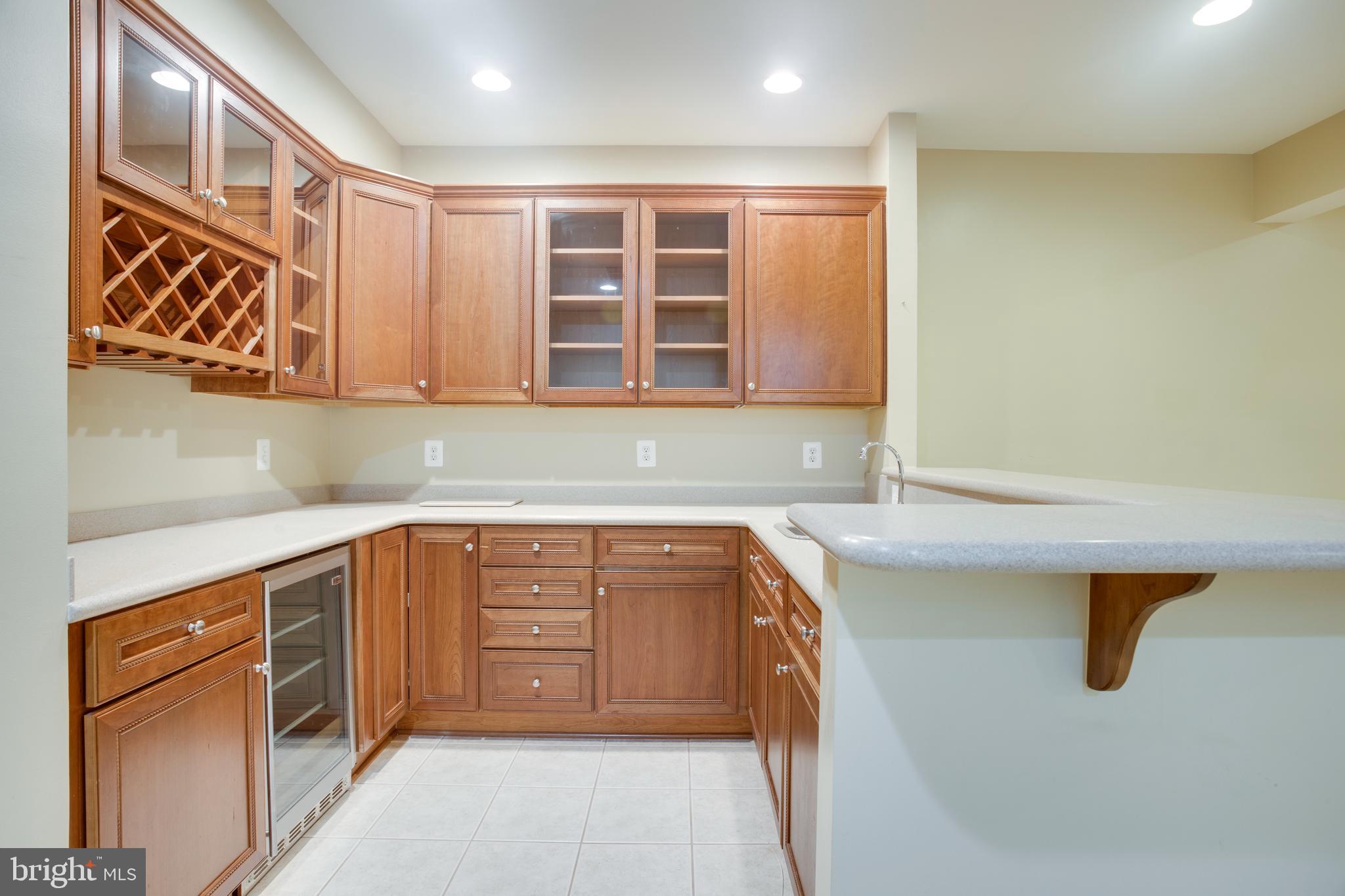 18353 FAIRWAY OAKS SQUARE