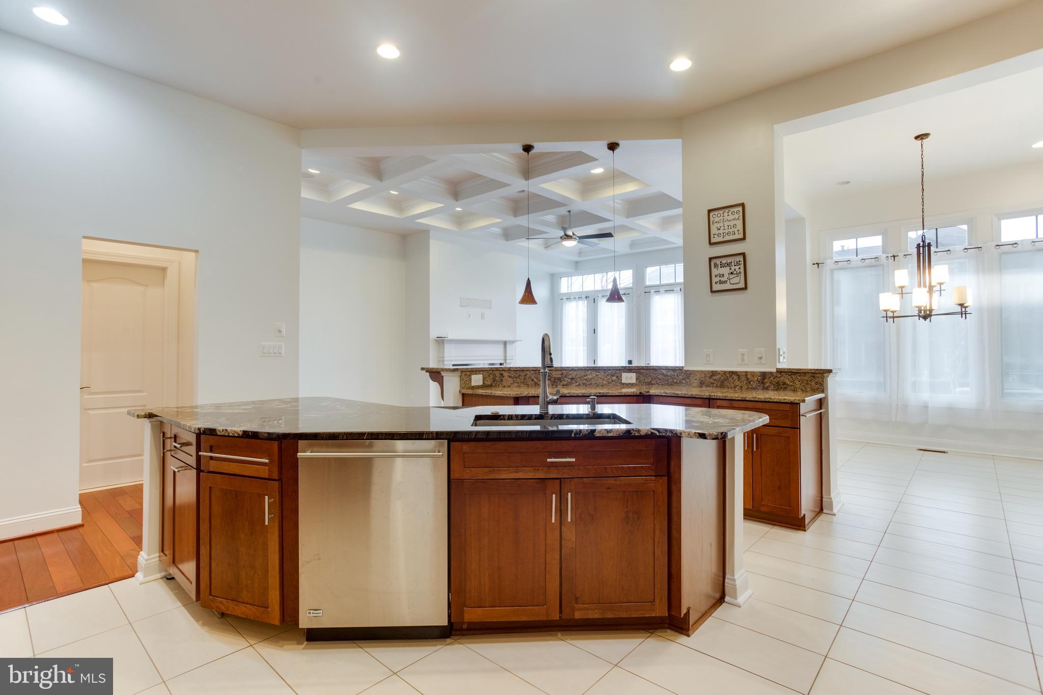 18353 FAIRWAY OAKS SQUARE