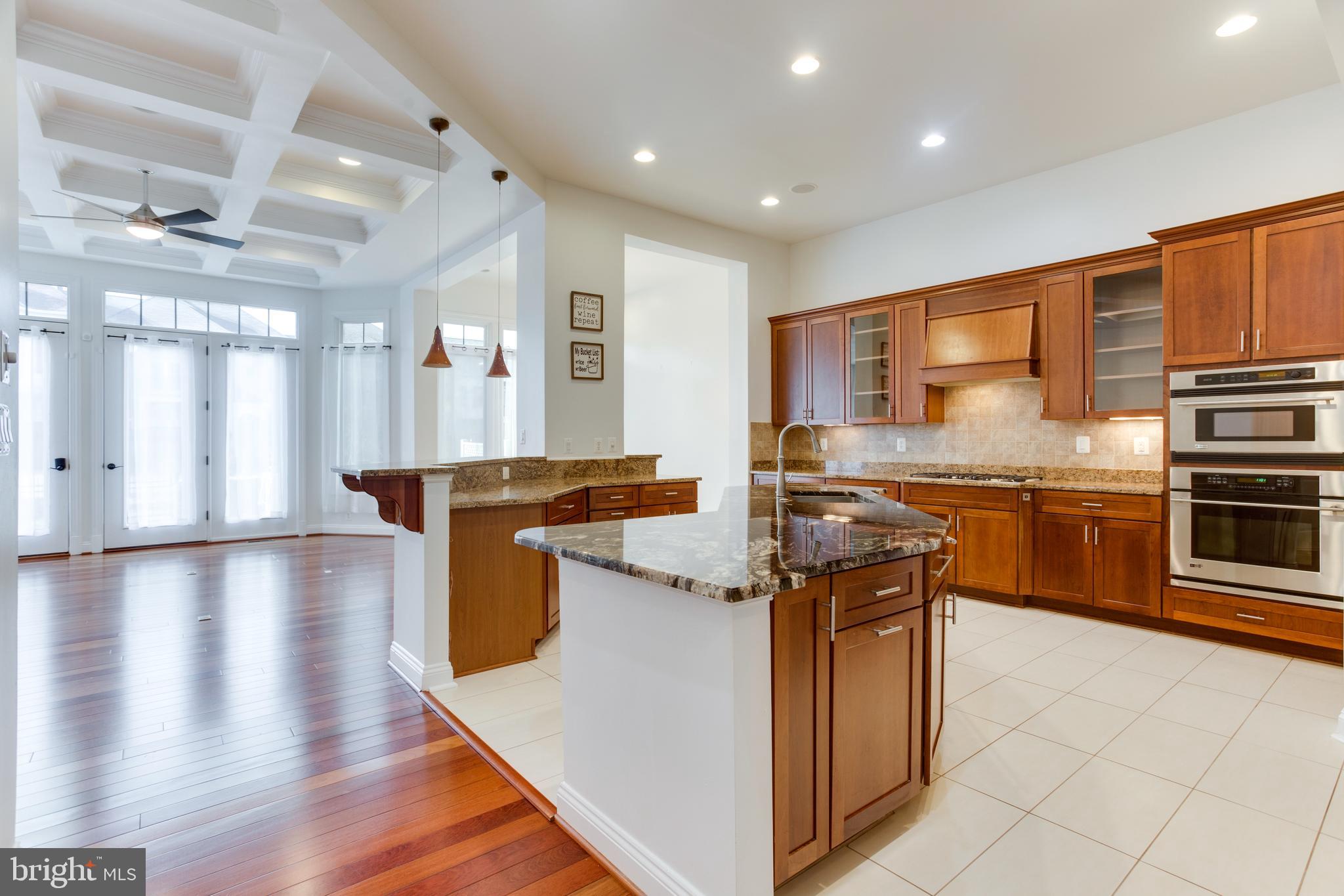 18353 FAIRWAY OAKS SQUARE