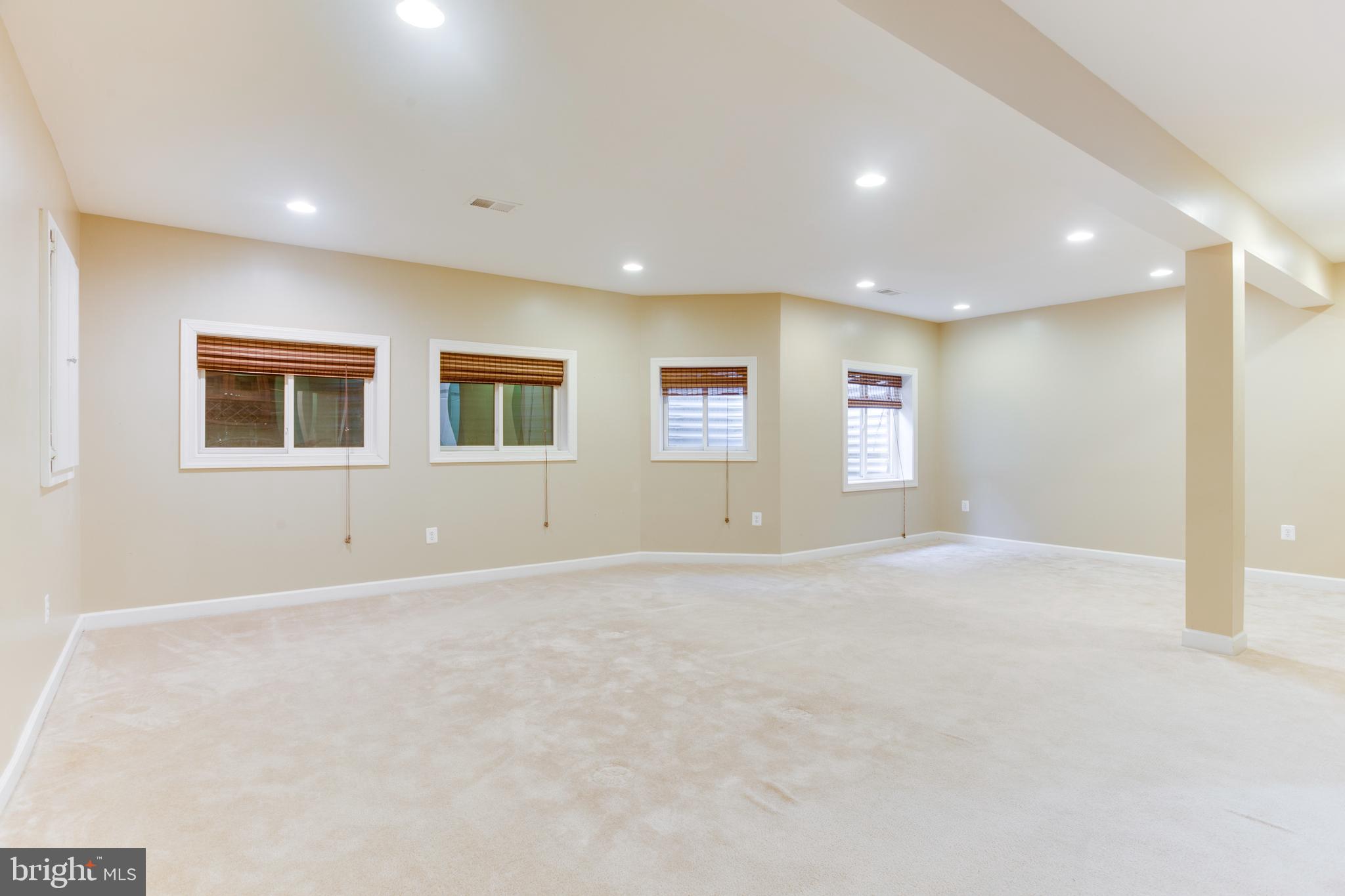 18353 FAIRWAY OAKS SQUARE