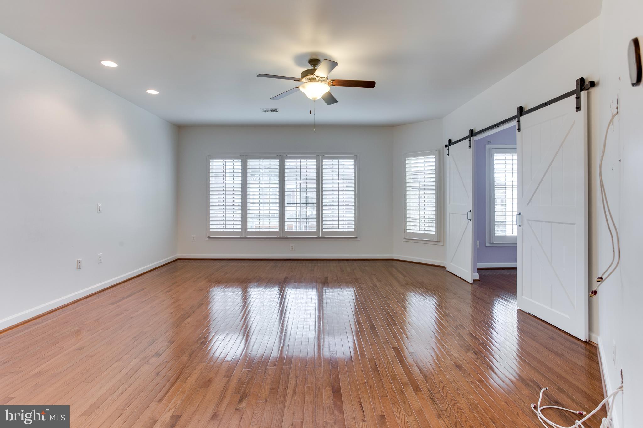 18353 FAIRWAY OAKS SQUARE
