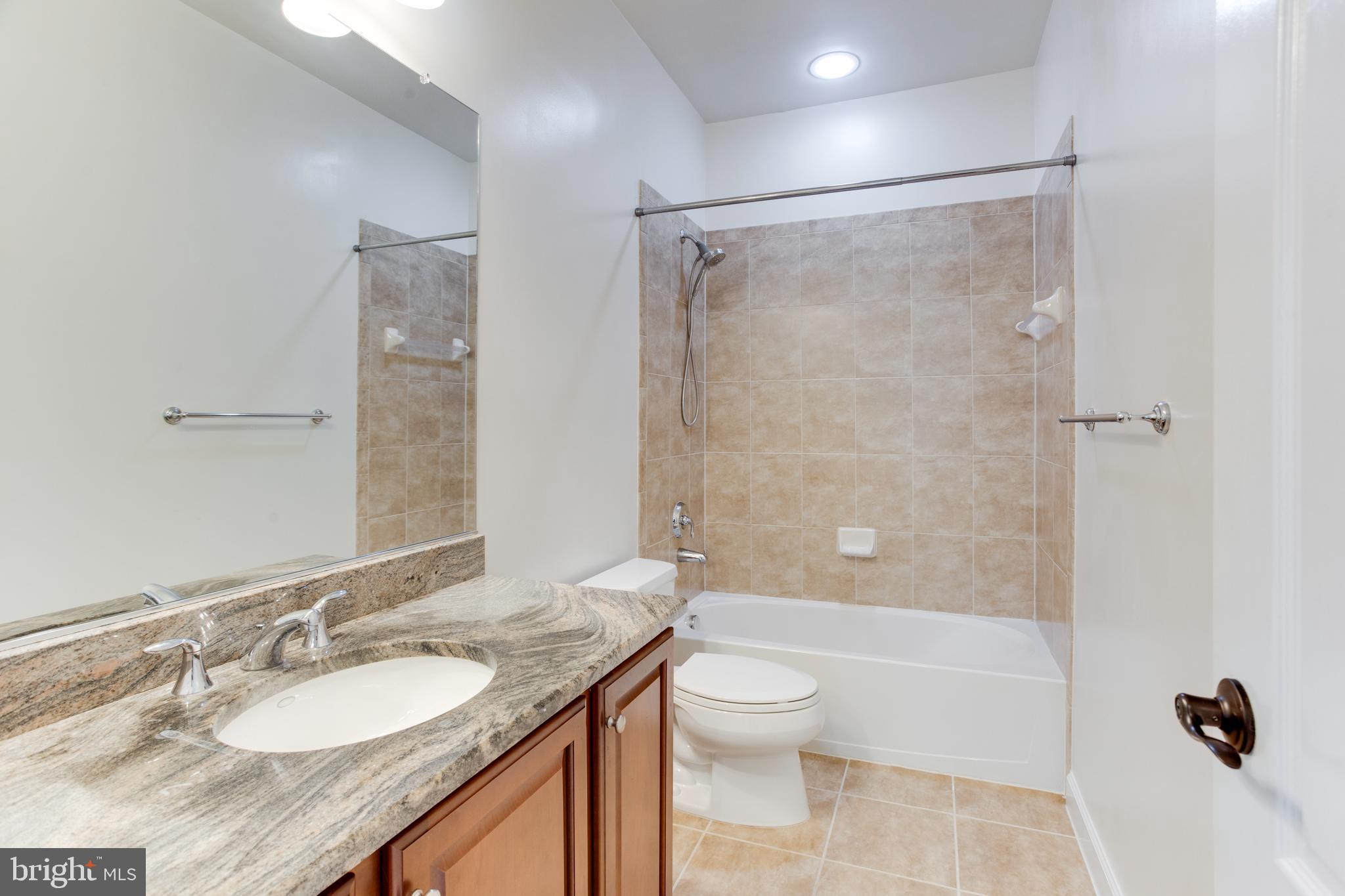 18353 FAIRWAY OAKS SQUARE